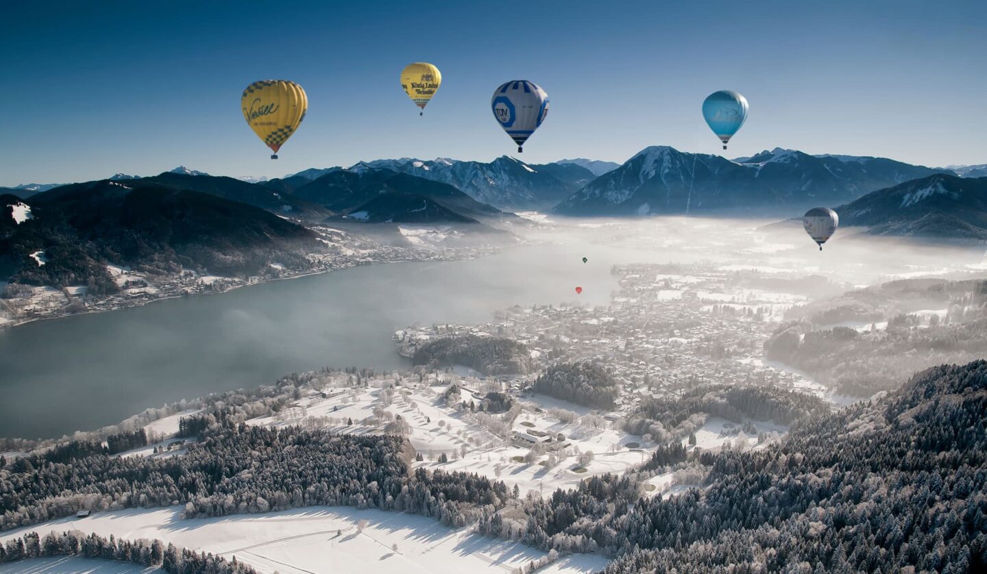 Winter am Tegernsee und die Freiheit bei einem Heissluftballonflug nahe des Relais Chalet Wilhelmy am Tegernsee genießen