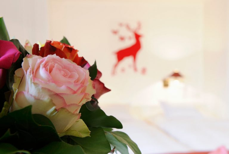 Detailbild Blumenstrauss im Zimmer Relais Chalet Wilhelmy