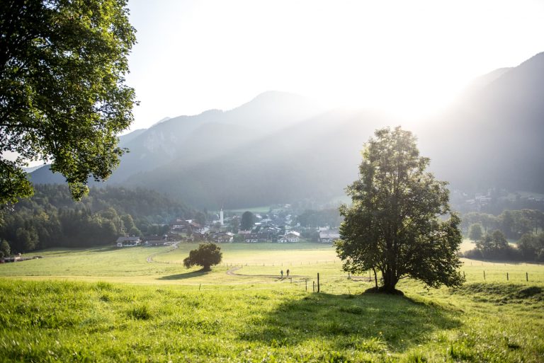 Sommerwiese Relais Chalet Wilhelmy am Tegernsee